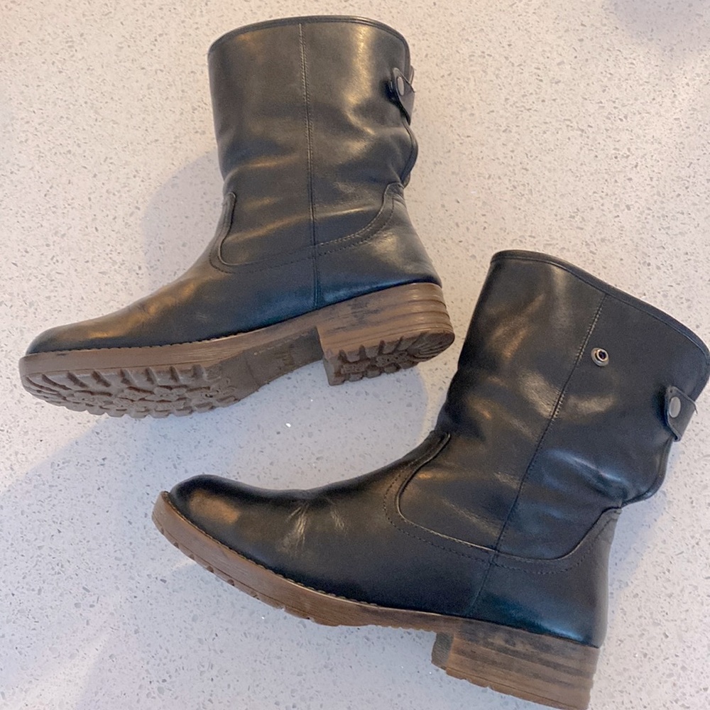 Tara M. Leather boots